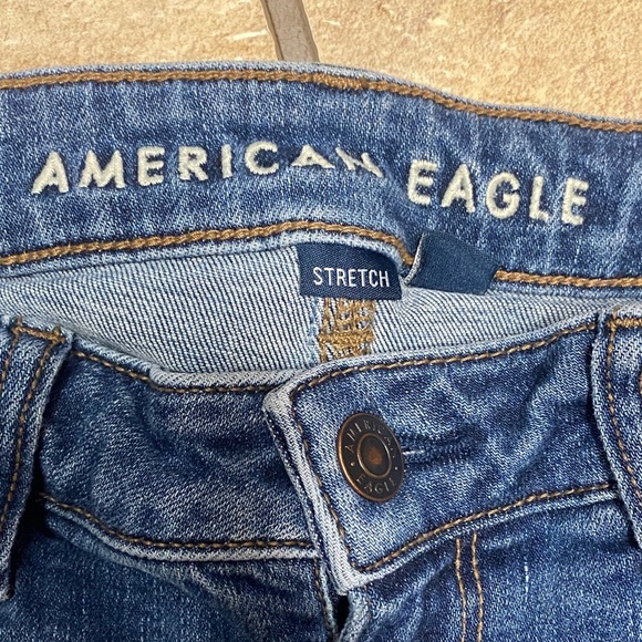 American Eagle Outfitters Size 8 Stretch Straight Leg Cropped Jeans - Picture 2 of 13